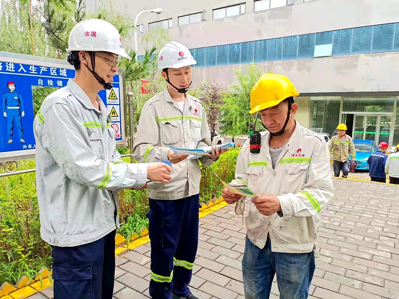 富平公司开展“安全宣传咨询日”活动